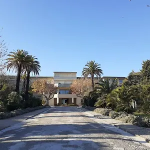 T2 Résidence Fermée Avec Parking, Parc Arboré, à 200m La Ciotat